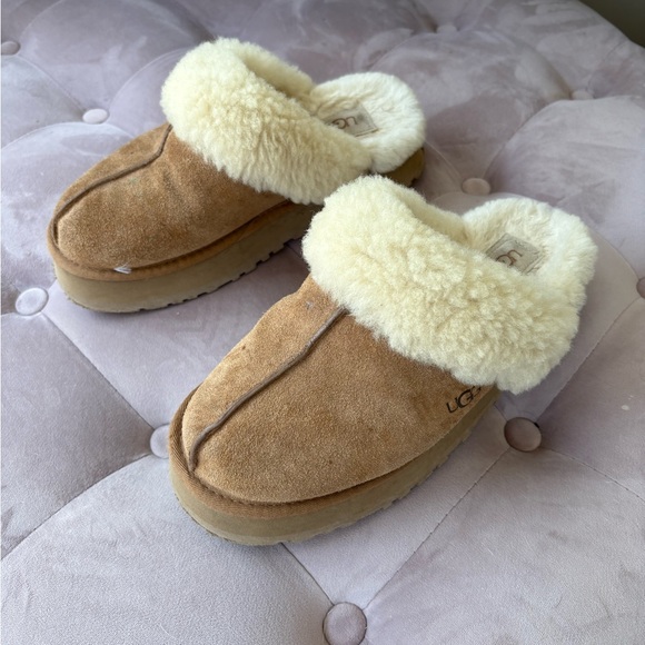 **RESERVED** UGG Disquette Suede Slippers with Sheepskin Lining - Picture 3 of 3